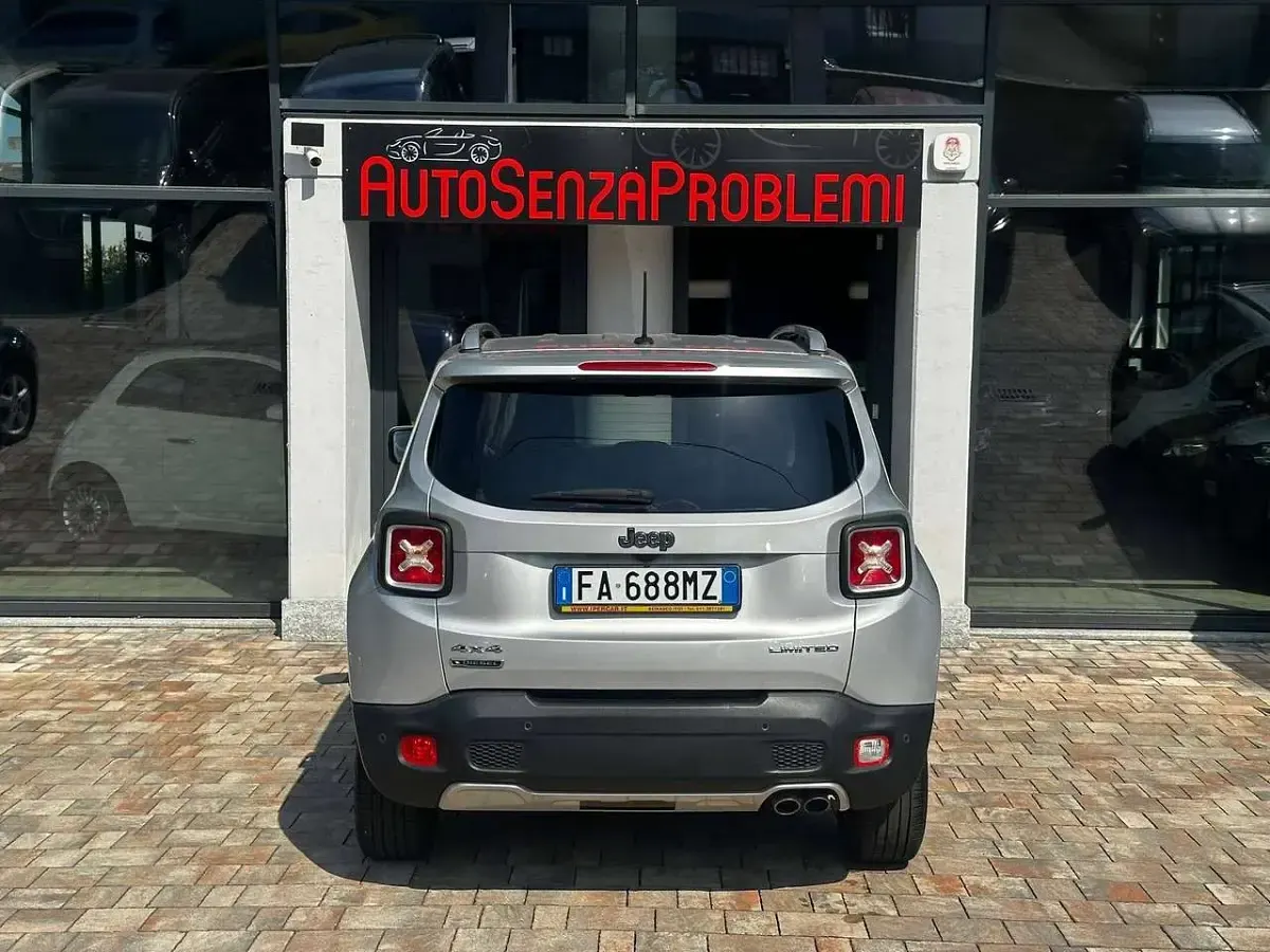 Usata Jeep Renegade Limited 140 CV (102 kW) 2015 Argento SUV