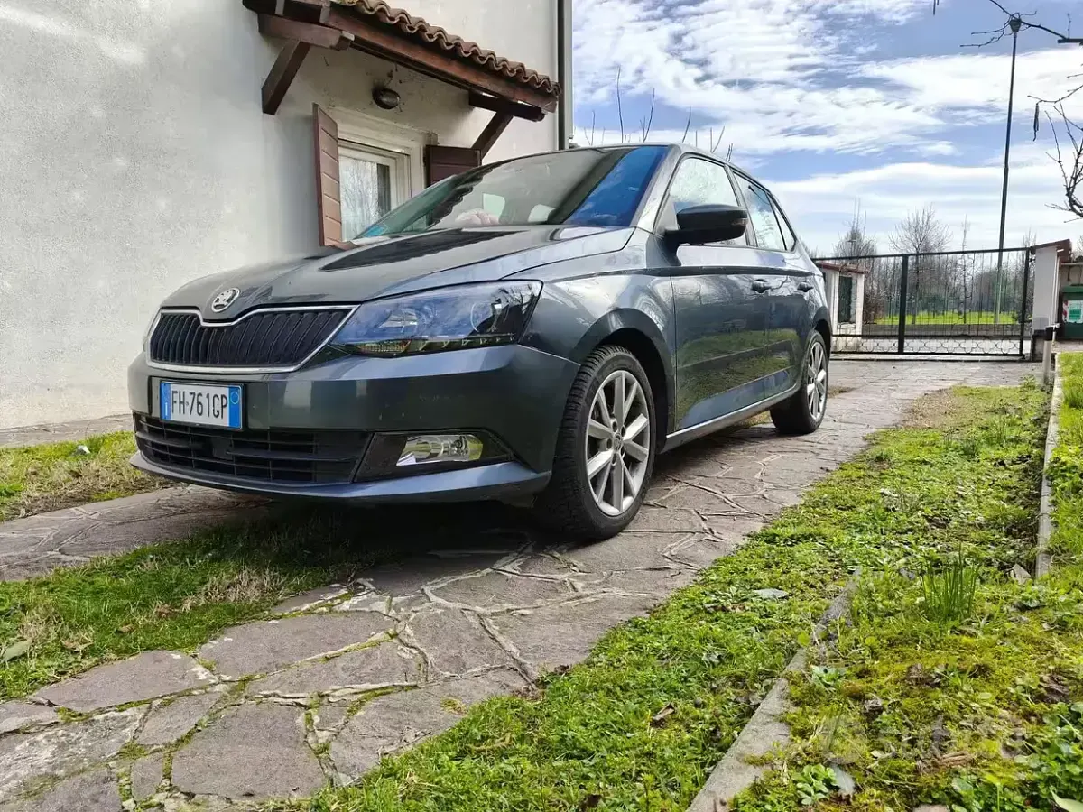 Usata Skoda Fabia Ambition 75 CV (55 kW) 2017 Bluazzurro Berlina