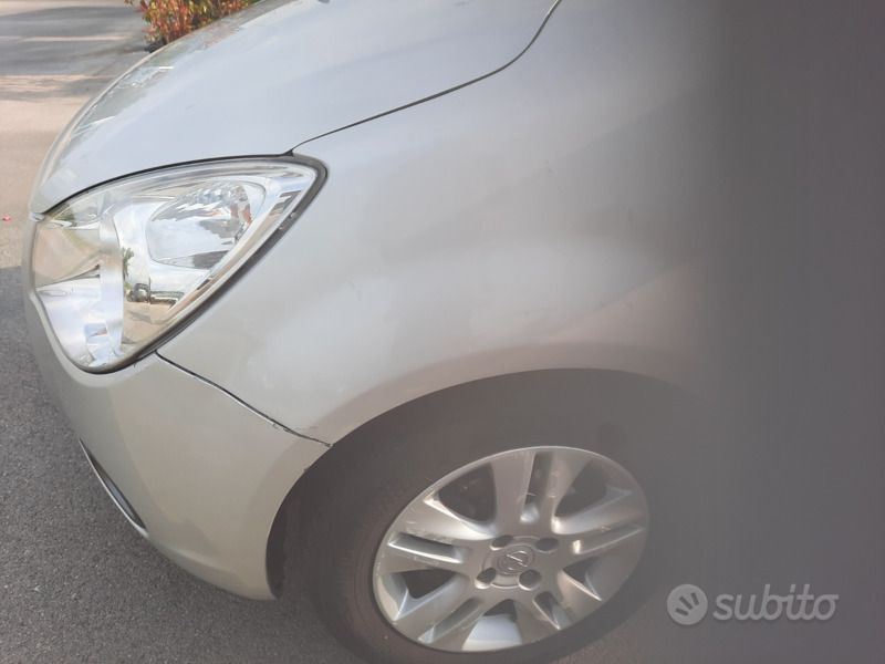 Usata Opel Agila 65 CV (47 kW) 2011 Grigio Utilitaria