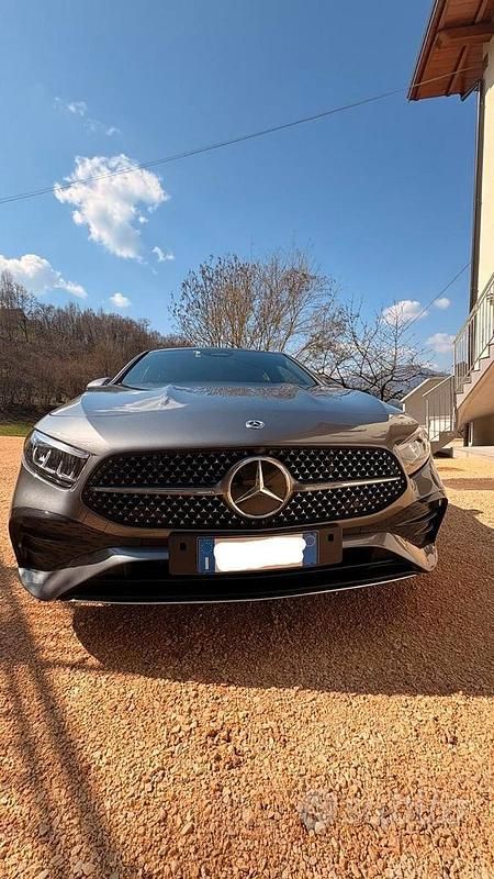 Usata Mercedes A180 AMG 136 CV (100 kW) 2023 Grigio Berlina