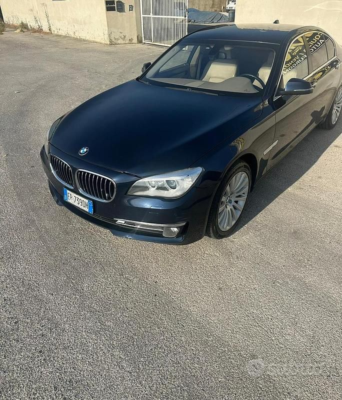 Begagnad BMW 730 268 HK (197 kW) 2013 Blå Sedan