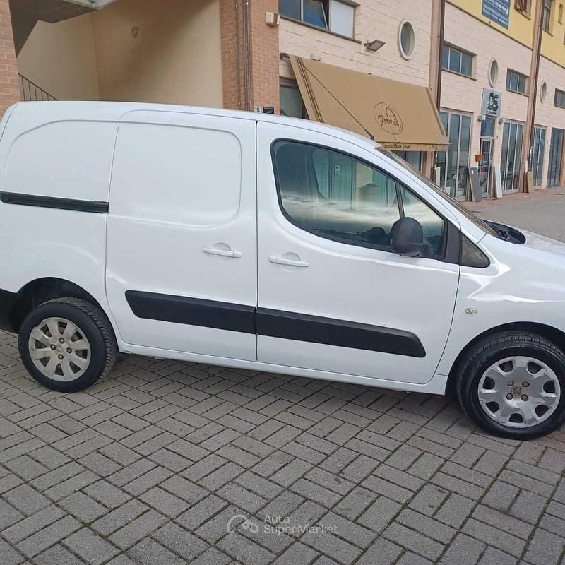 Usata Peugeot Partner 90 CV (66 kW) 2013 Bianco Monovolume