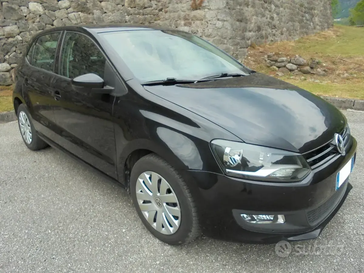 Begagnad VW Polo Comfortline 69 HK (50 kW) 2012 Svart Halvkombi