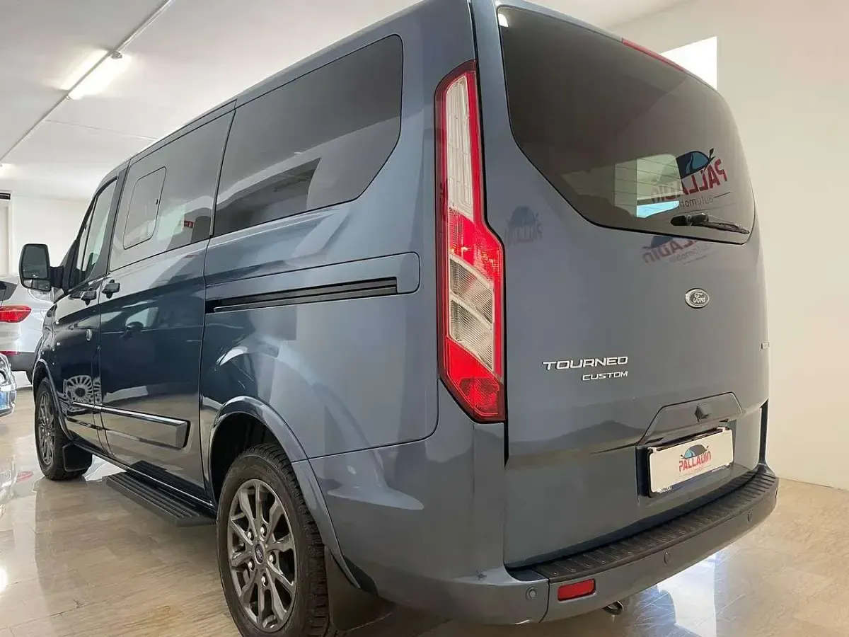 Usata Ford Tourneo Custom Titanium 185 CV (136 kW) 2021 Blu/azzurro Furgone