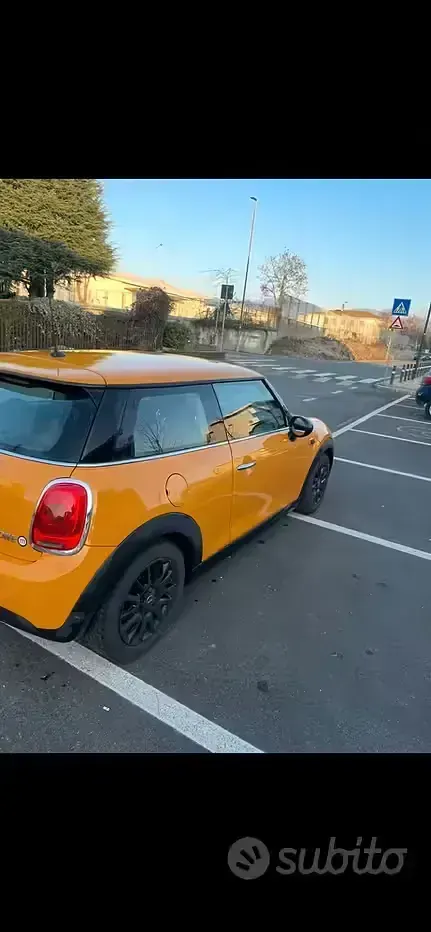 Usata Mini ONE 102 CV (75 kW) 2014 Giallo Utilitaria