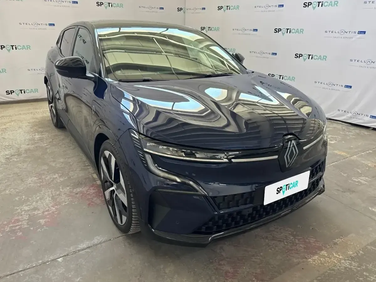 Usata Renault Megane E-Tech 55 kW (75 CV) 2024 Blu/azzurro Berlina