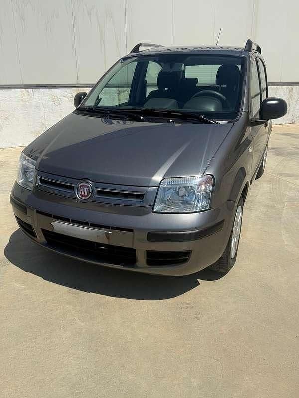 Usata Fiat Panda Active 75 CV (55 kW) 2011 Grigio Utilitaria