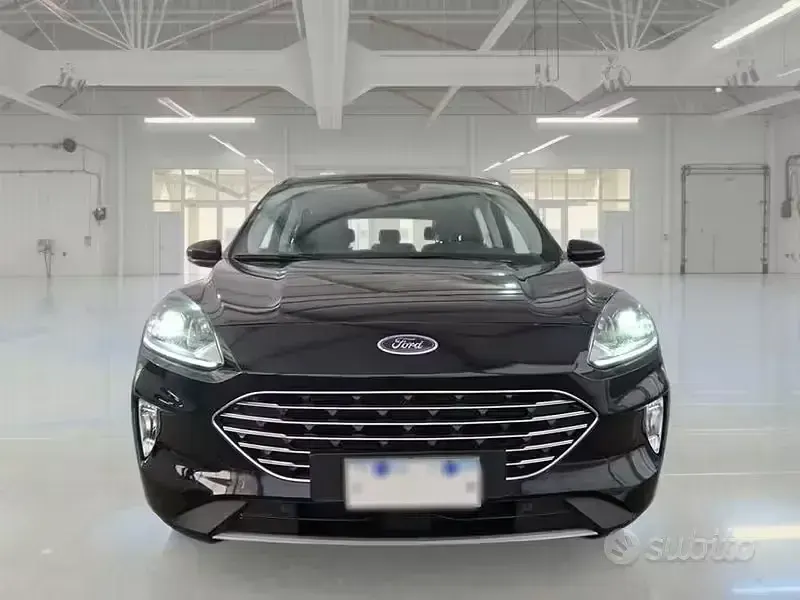 Usata Ford Kuga Titanium 119 CV (87 kW) 2021 Nero SUV