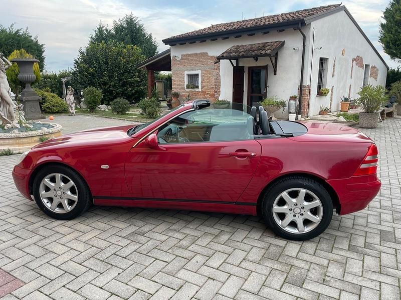 Usata Mercedes SLK200 136 CV (100 kW) 1997 Rosso Cabrio