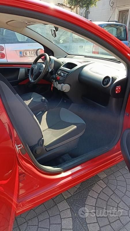 Usata Citroën C1 Attraction 68 CV (50 kW) 2013 Rosso Utilitaria