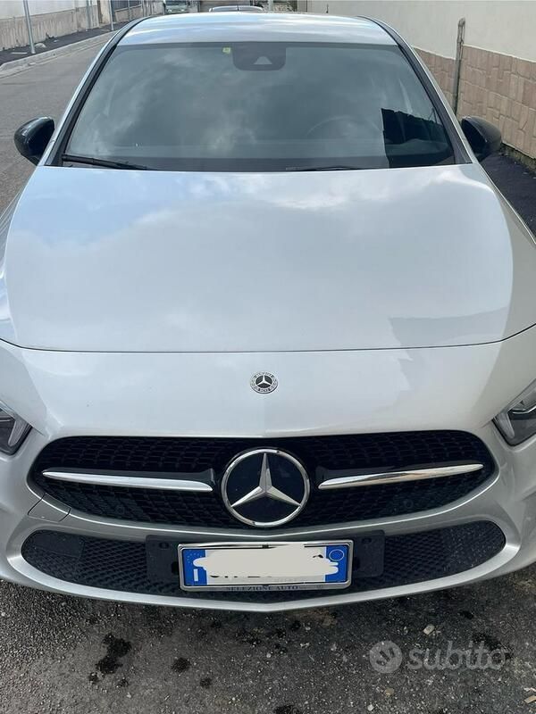 Usata Mercedes A180 Edition 116 CV (85 kW) 2022 Grigio Berlina