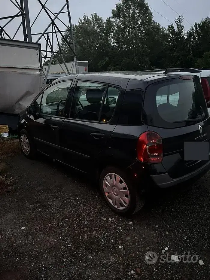 Usata Renault Modus 68 CV (50 kW) 2009 Nero Monovolume