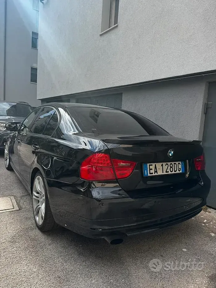 Usata BMW 318 143 CV (105 kW) 2009 Nero Berlina