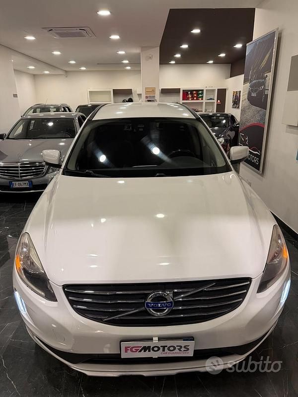 Usata Volvo XC60 Kinetic 149 CV (109 kW) 2015 Bianco SUV
