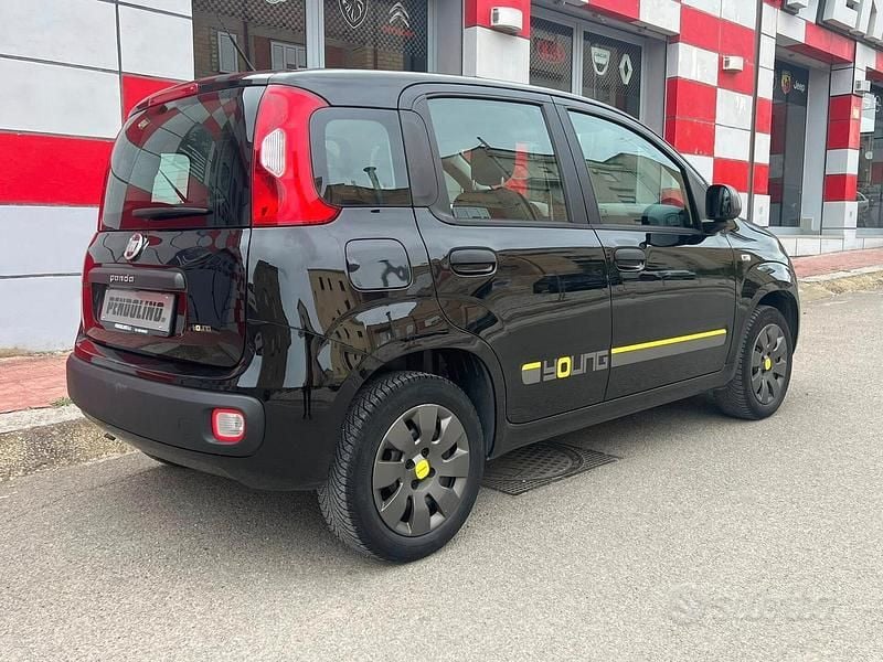 Usata Fiat Panda Young 69 CV (50 kW) 2014 Nero Utilitaria