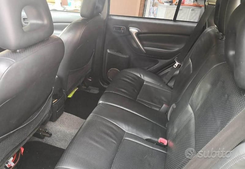 Usata Toyota RAV4 2005 SUV