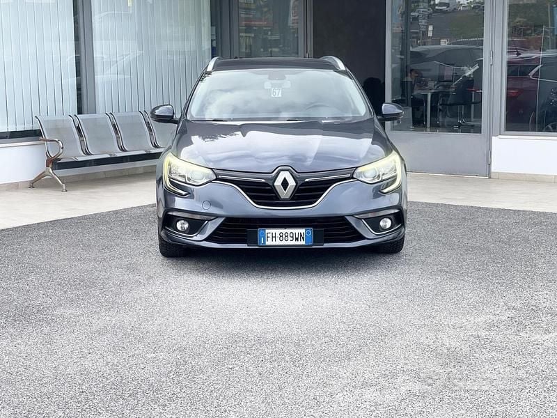 Usata Renault Mégane GrandTour 110 CV (80 kW) 2017 Blu Station wagon