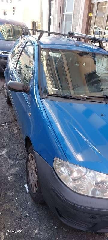 Usata Fiat Punto 60 CV (44 kW) 2005 Blu/azzurro Utilitaria