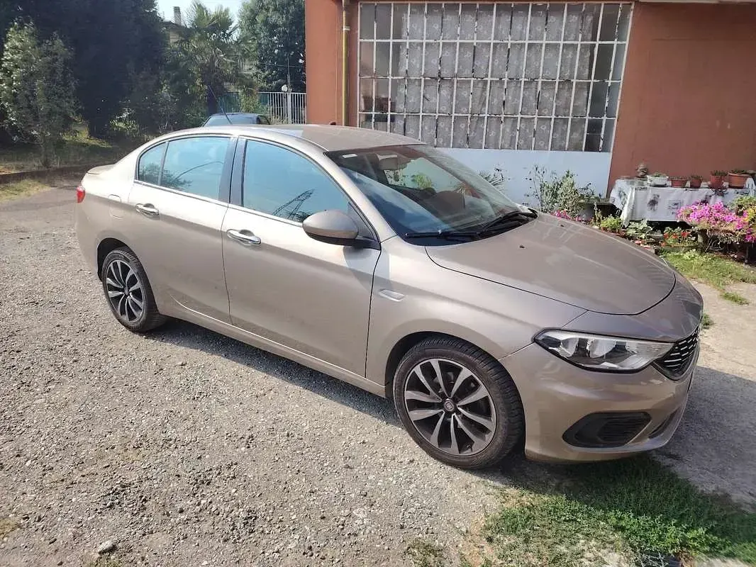 Usata Fiat Tipo Lounge 95 CV (69 kW) 2016 Berlina