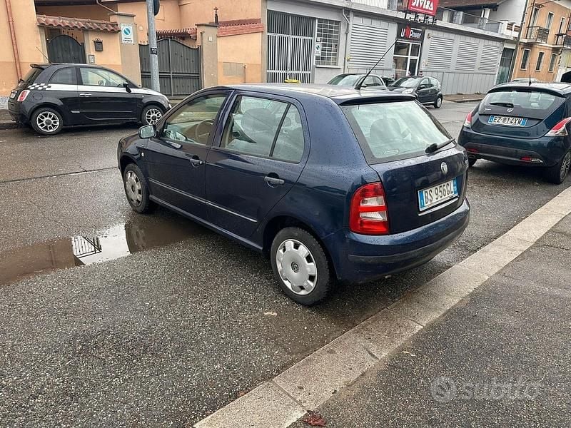 Usata Skoda Fabia Comfort 68 CV (50 kW) 2001 Blu Berlina