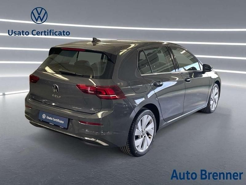 Usata VW Golf VIII Style 150 CV (110 kW) 2025 Dolphine grau Berlina