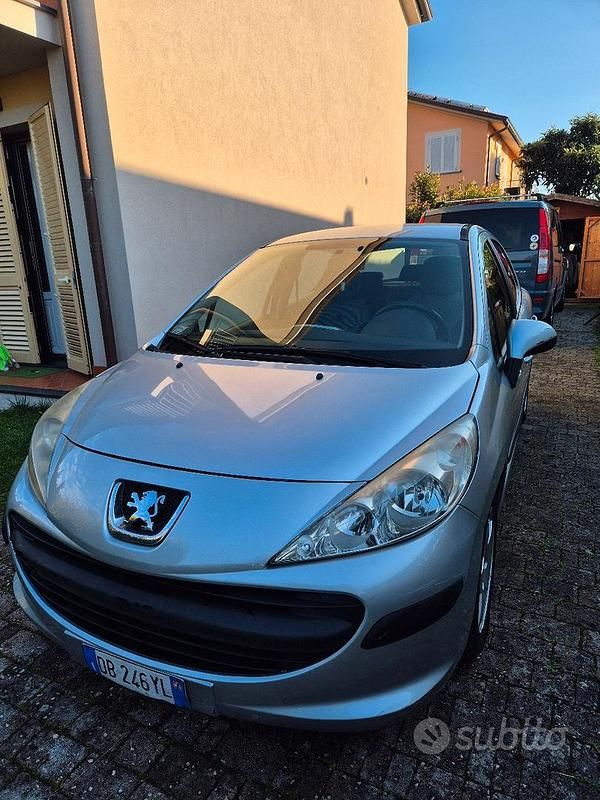 Usata Peugeot 207 70 CV (51 kW) 2006 Grigio Utilitaria