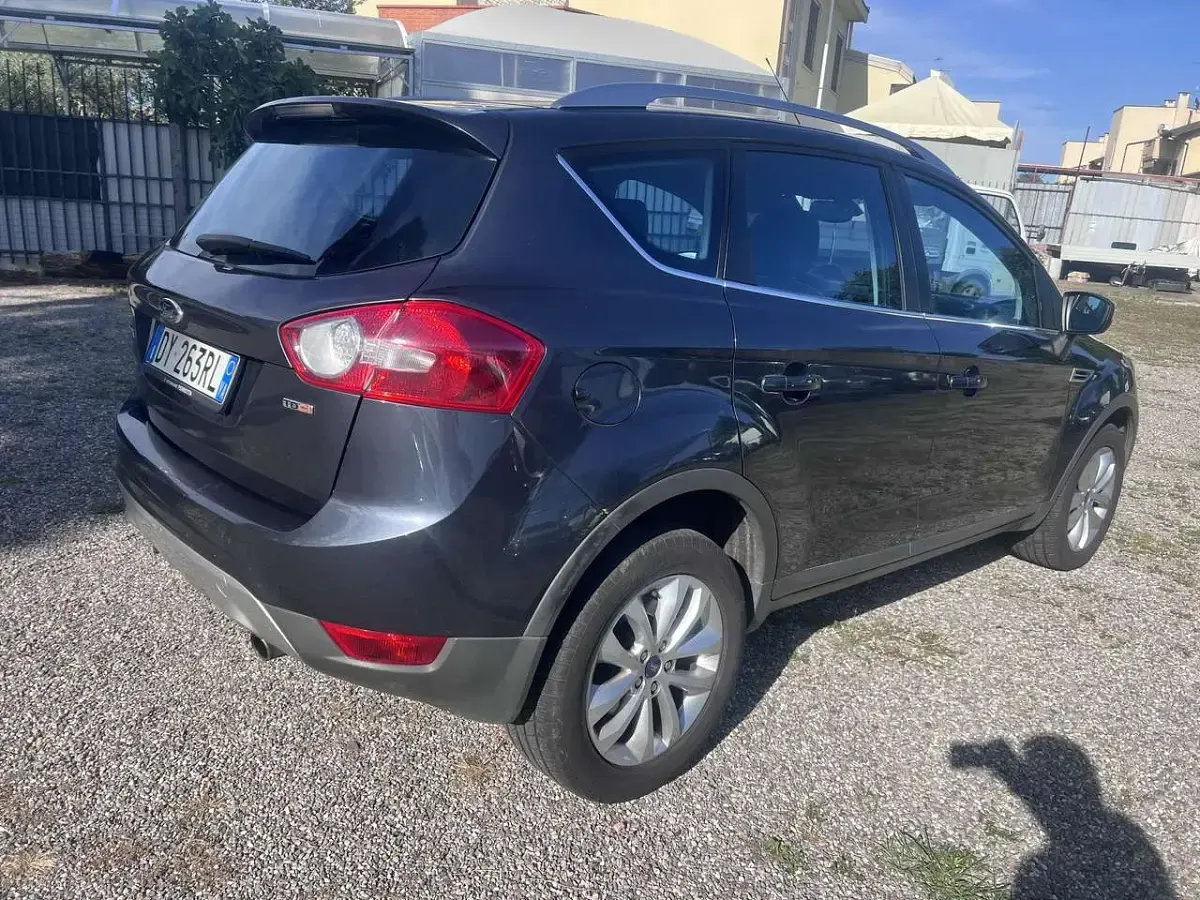 Usata Ford Kuga Titanium 136 CV (100 kW) 2009 Blu/azzurro SUV