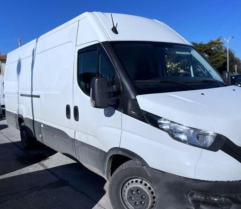 Usata Iveco Daily 155 CV (114 kW) 2023 Bianco Furgone