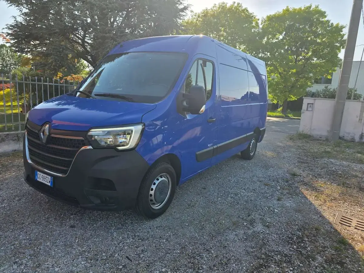 Usata Renault Master 150 CV (110 kW) 2020 Blu/azzurro Monovolume