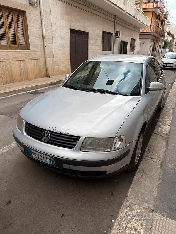 Usata VW Passat 1999 Grigio Berlina