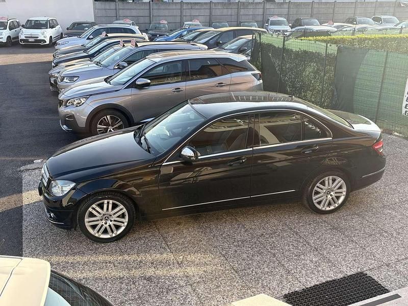 Usata Mercedes C220 Avantgarde 170 CV (125 kW) 2008 Nero Berlina