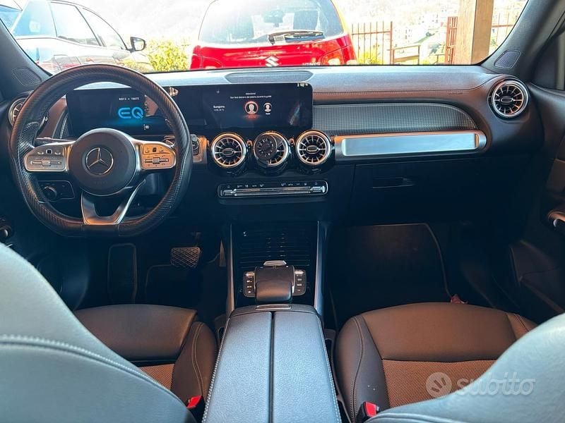 Usado Mercedes EQB300 167 kW (228 CV) 2022 Gris SUV