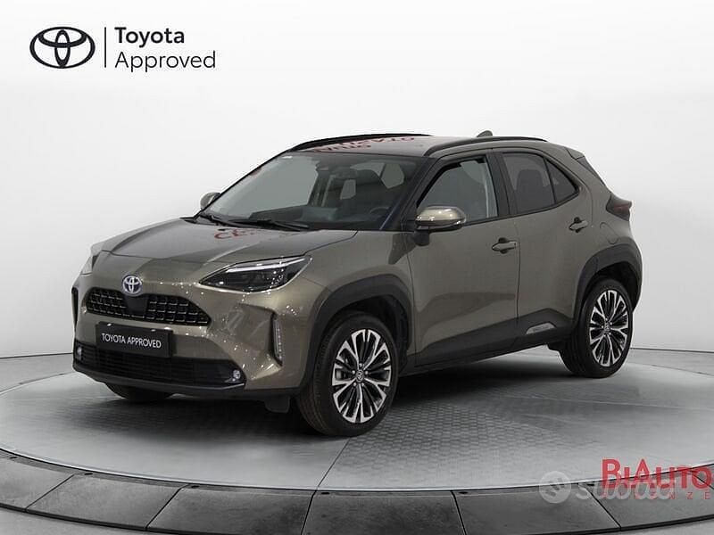 Usata Toyota Yaris Cross Lounge 116 CV (85 kW) 2023 Marrone SUV