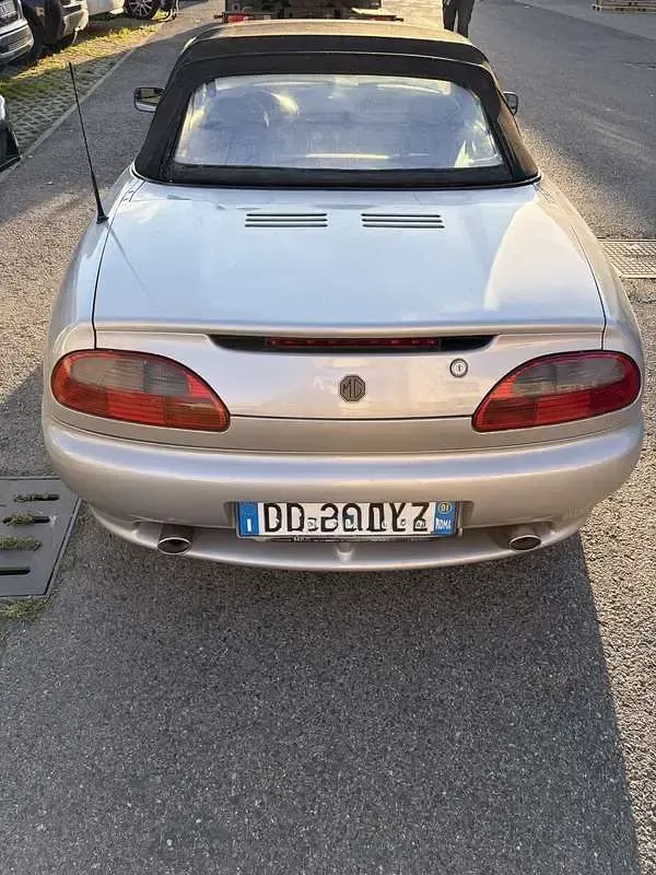 Usata MG F 120 CV (88 kW) 2001 Grigio Cabrio