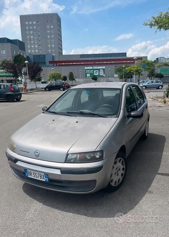 Usata Fiat Punto 60 CV (44 kW) 2001 Grigio Utilitaria
