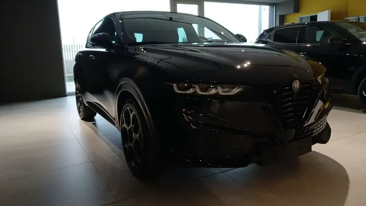 Nuova Alfa Romeo Tonale Veloce 175 CV (128 kW) 2026 Nero SUV