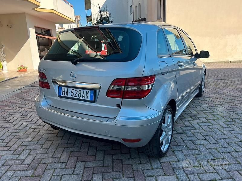 Usata Mercedes B150 95 CV (69 kW) 2008 Grigio Monovolume