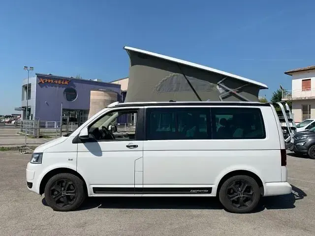 Usata VW California Beach 179 CV (131 kW) 2013 Bianco pastello Furgone