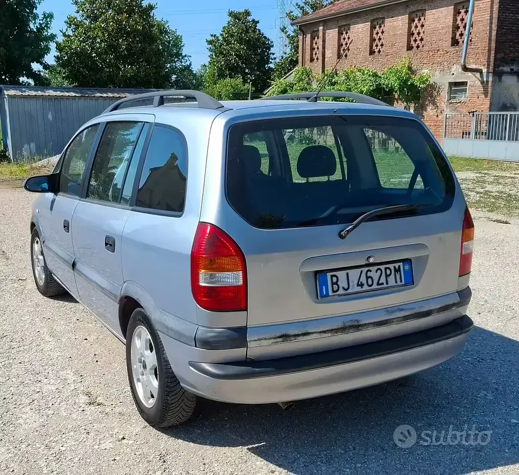 Usata Opel Zafira 82 CV (60 kW) 2000 Monovolume