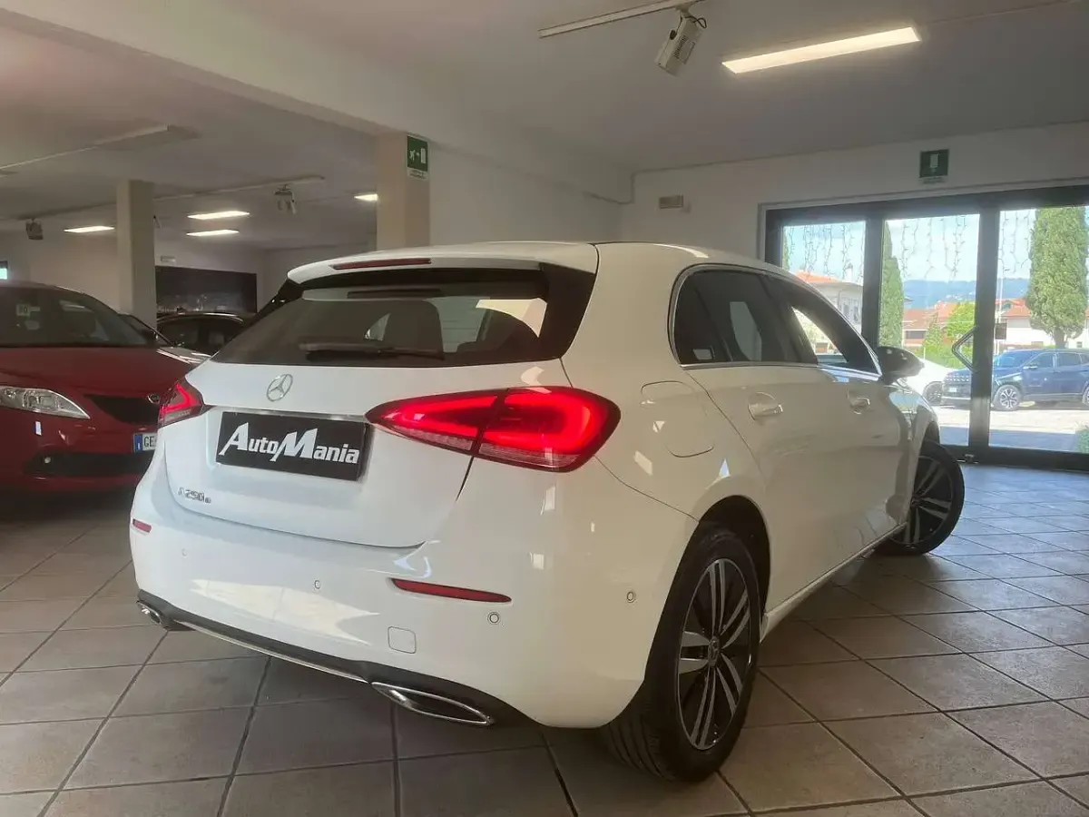 Usata Mercedes A250 160 CV (117 kW) 2020 Bianco Berlina