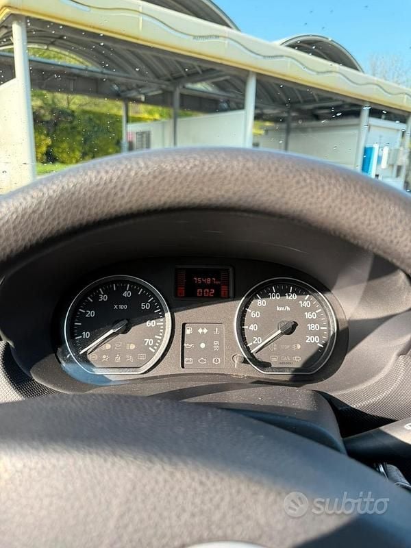 Usata Dacia Sandero 90 CV (66 kW) 2012 Grigio Berlina