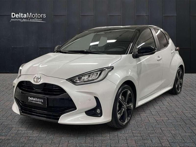 Usata Toyota Yaris Hybrid 131 CV (96 kW) 2024 Bianco Utilitaria