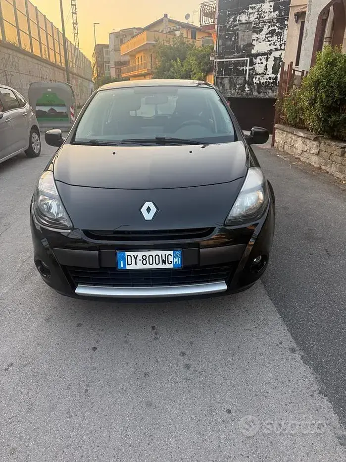 Usata Renault Clio II Dynamique 72 CV (52 kW) 2010 Berlina