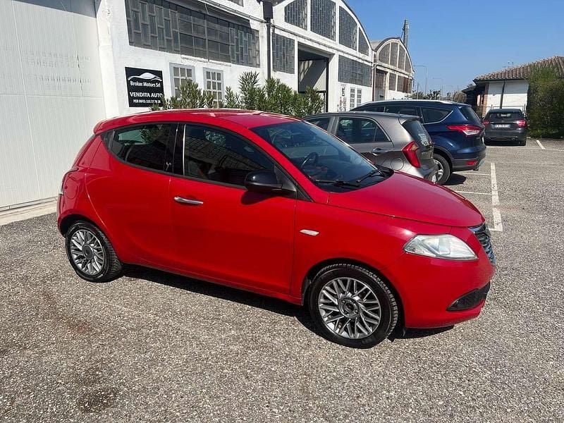 Usata Lancia Ypsilon 95 CV (69 kW) 2012 Rosso Utilitaria