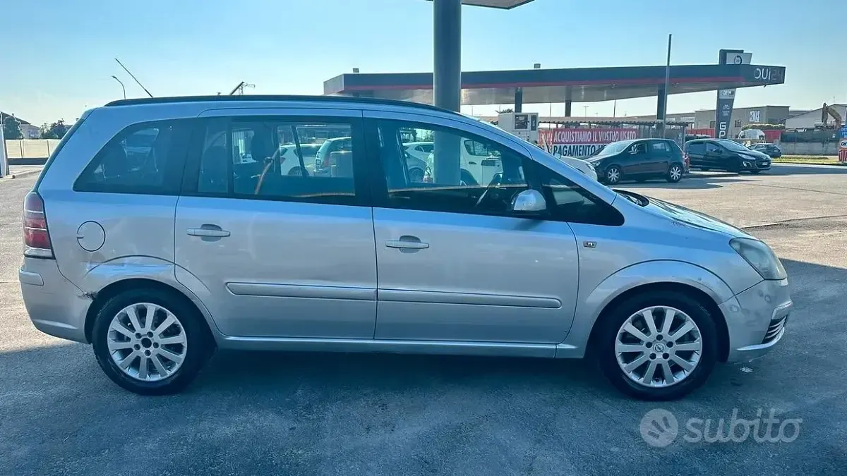 Usata Opel Zafira Enjoy 120 CV (88 kW) 2008 Grigio Monovolume