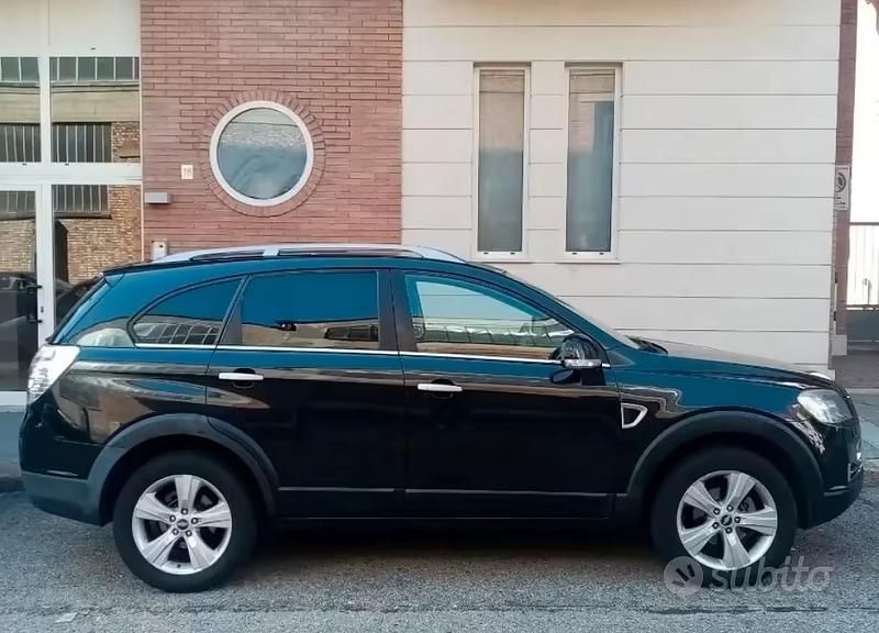 Usata Chevrolet Captiva 150 CV (110 kW) 2011 Nero SUV