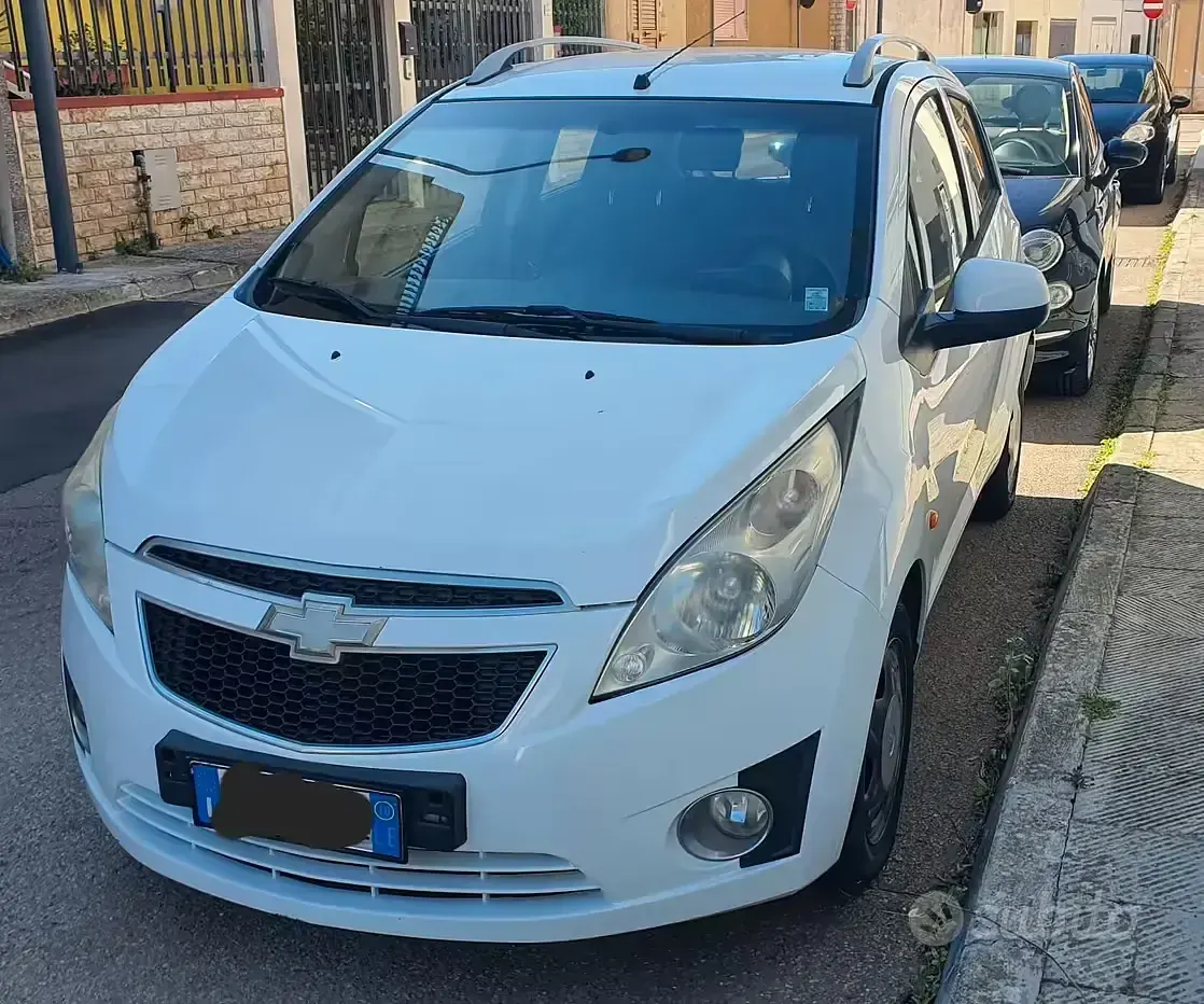 Begagnad Chevrolet Spark 68 HK (50 kW) 2010 Vit Halvkombi
