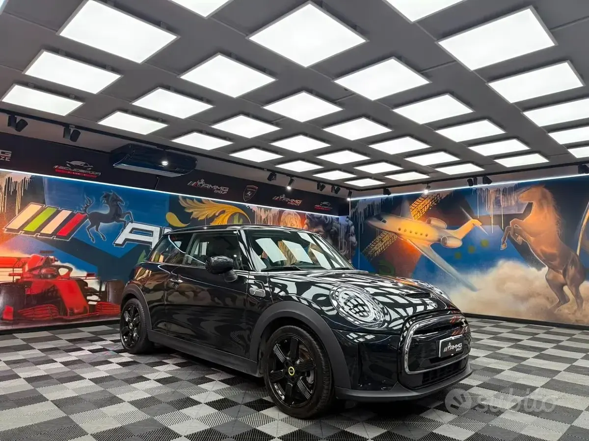 Usata Mini Cooper SE Resolute Edition 75 kW (102 CV) 2023 Nero Utilitaria