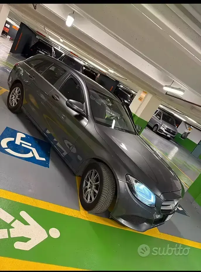 Usata Mercedes 180 116 CV (85 kW) 2017 Grigio Berlina