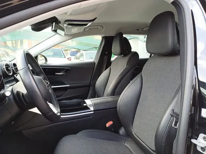 Begagnad Mercedes C220 Advanced 200 HK (147 kW) 2025 Svart Kombi